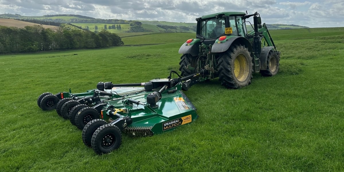 Trailed rotary topper