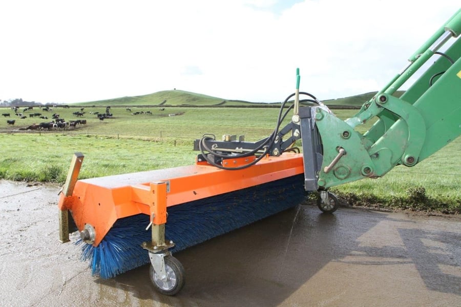 Eco Euro Hitch Sweeper