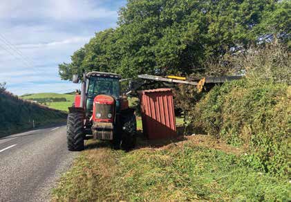 Luckin Contractors McConnel Hedge Trimmer
