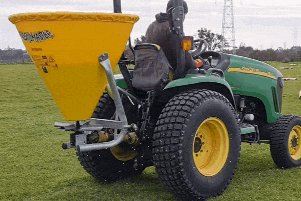 Fertiliser spreader in action NZ