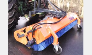 Tuchel Plus Model Sweeper with Collection Bin