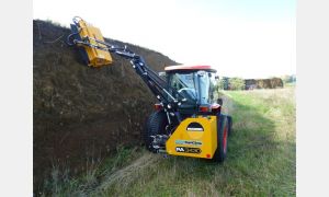 McConnel PA3430 Reachmower is tidying up these hedges perfectly