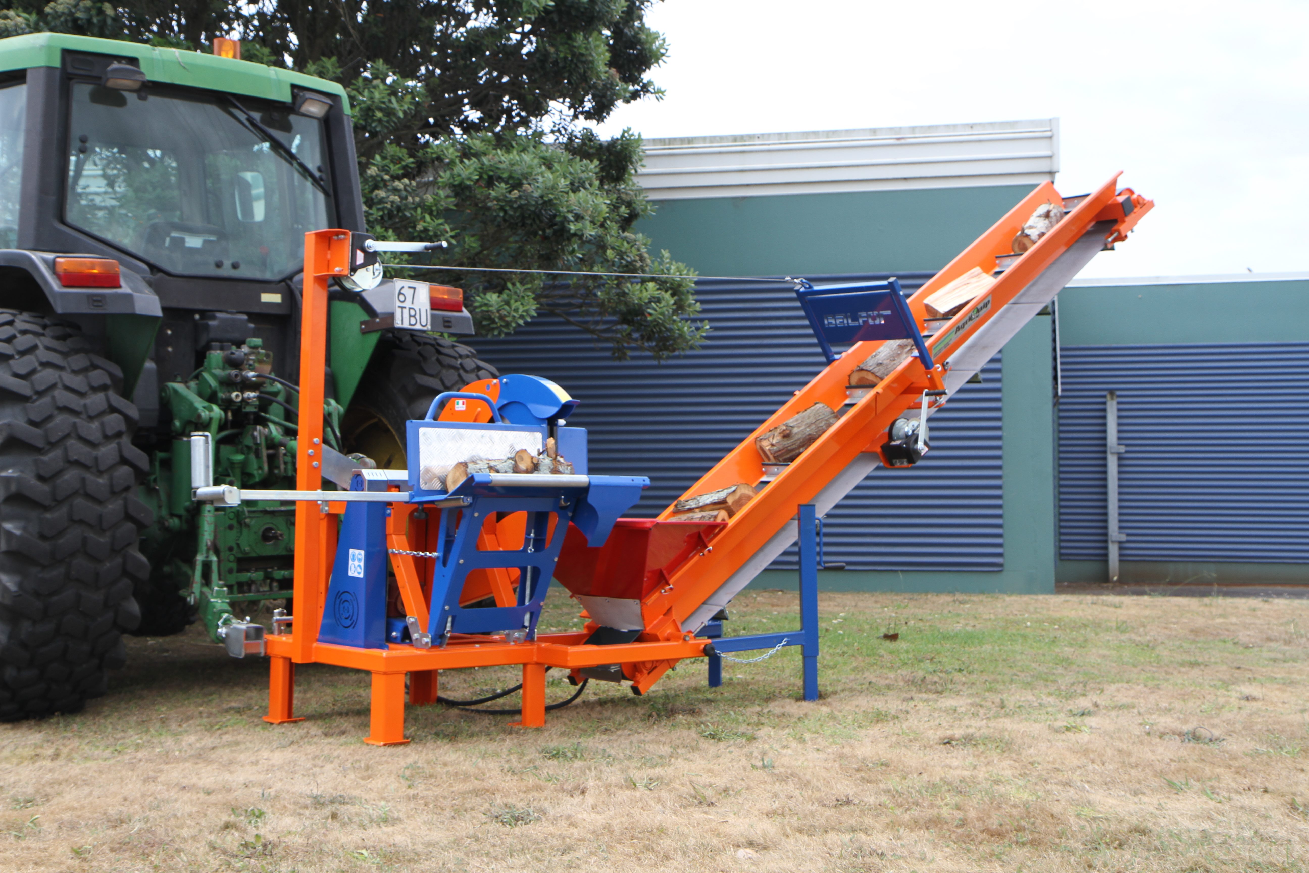 Balfor NT 7.6 firewood conveyor