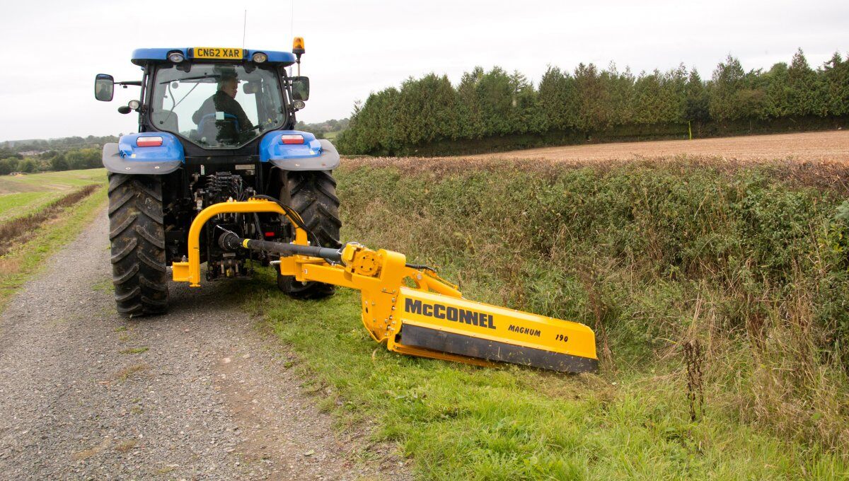 Flail mower for embankment and verge mowing
