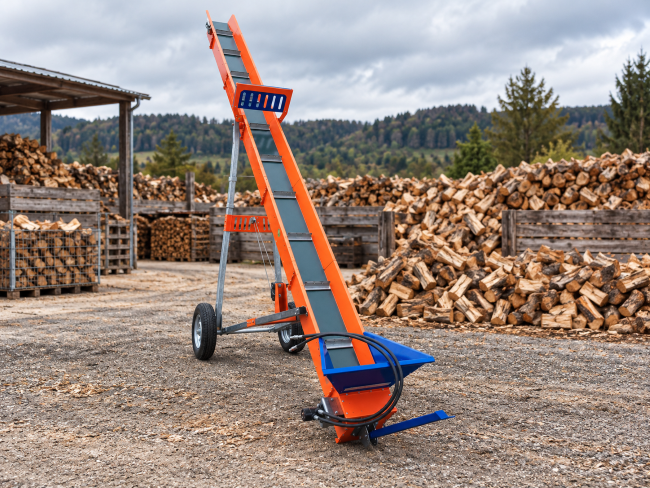 Hydraulic firewood elevator NZ 650px