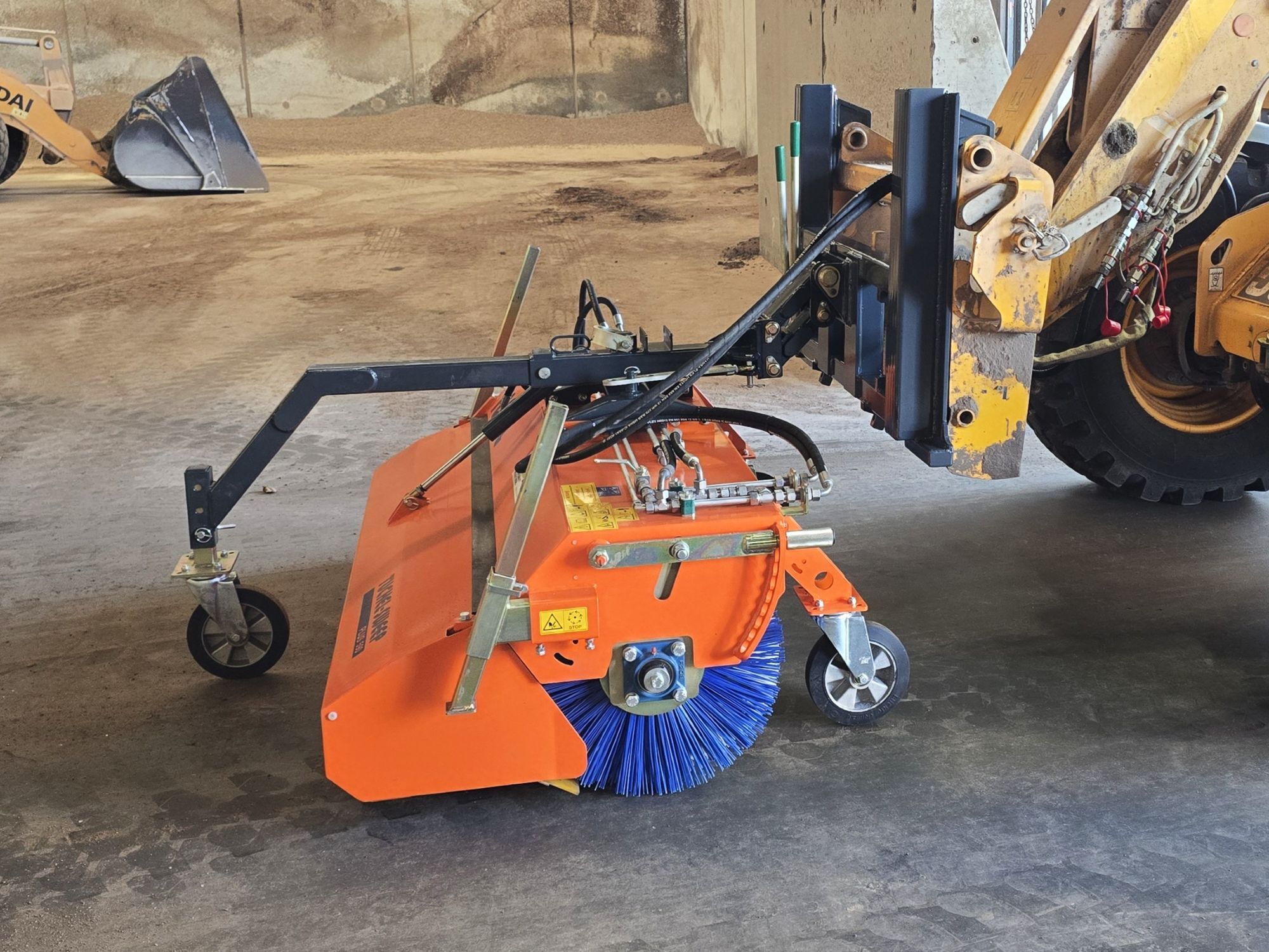 Plus Hydraulic Sweeper on JCB Loader