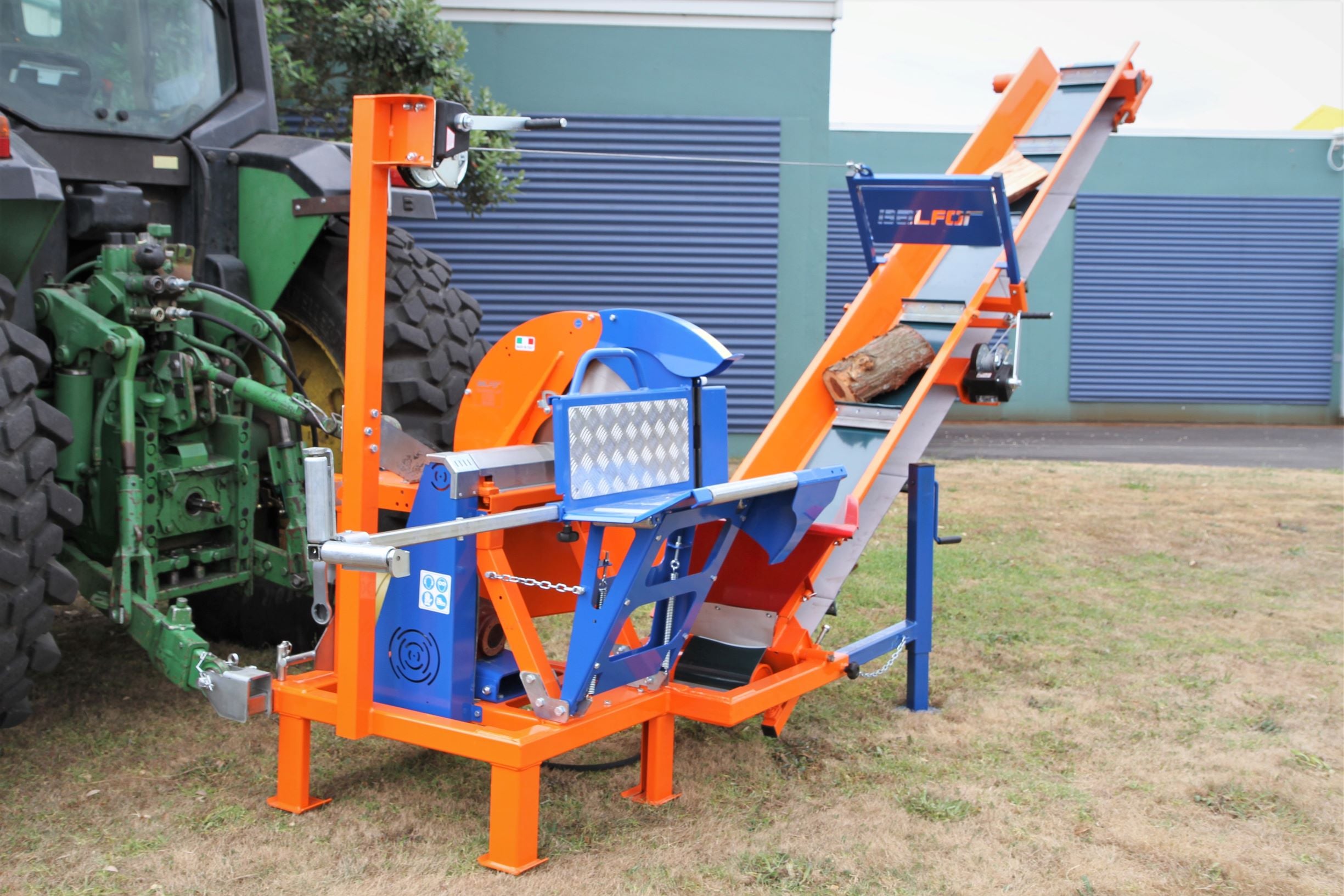 Balfor NT 5.5 firewood conveyor