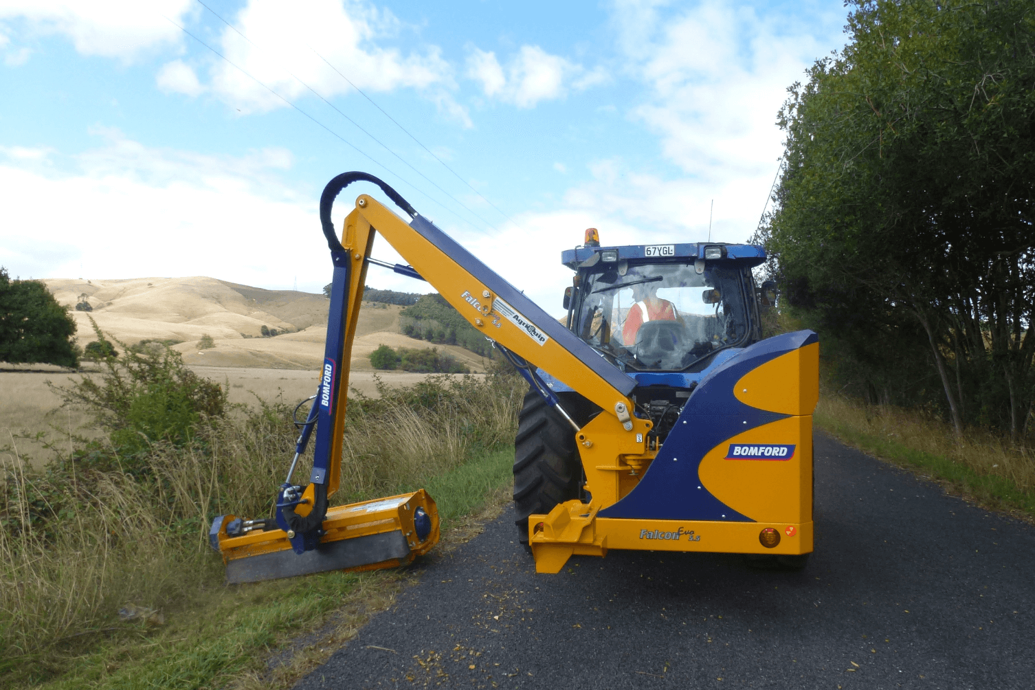 Bomford Falcon 6.5T Roadside