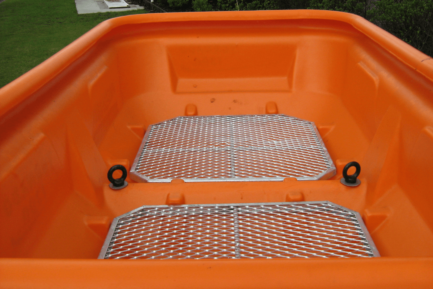 large industrial fertiliser spreader