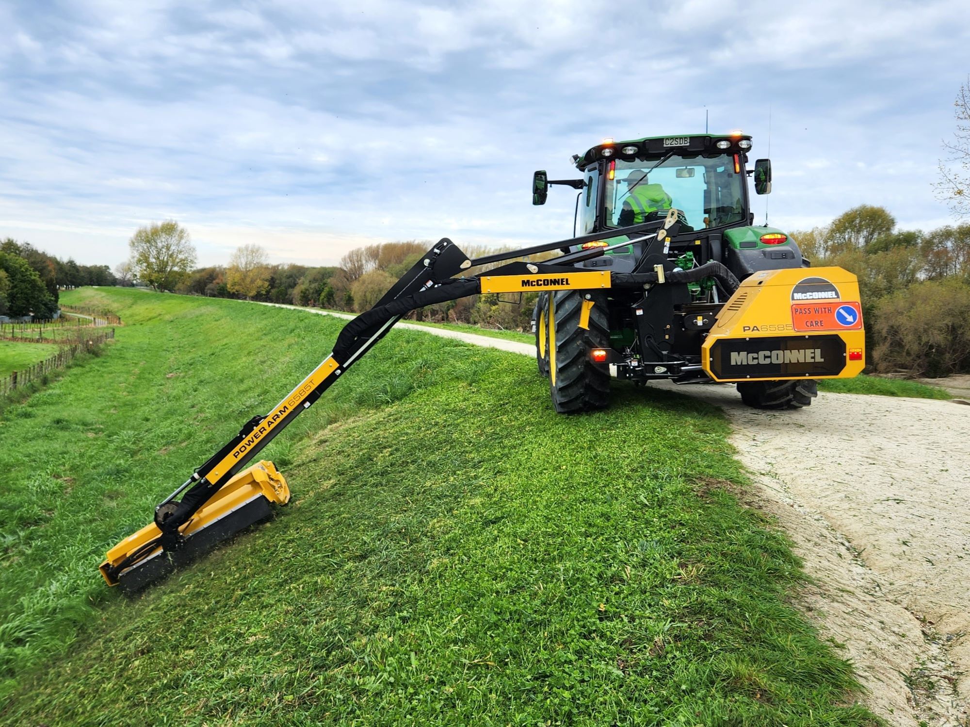 McConnel_Mulcher_Trimmer_Reach_Arm_NZ_2000px