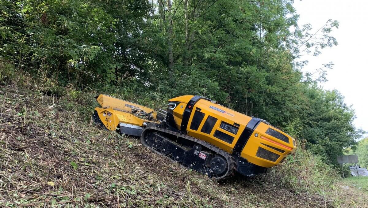 Commercial slope mower