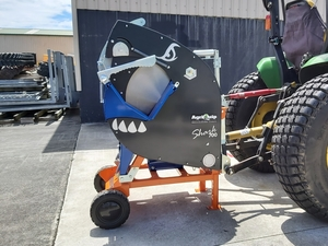 Firewood PTO saw bench