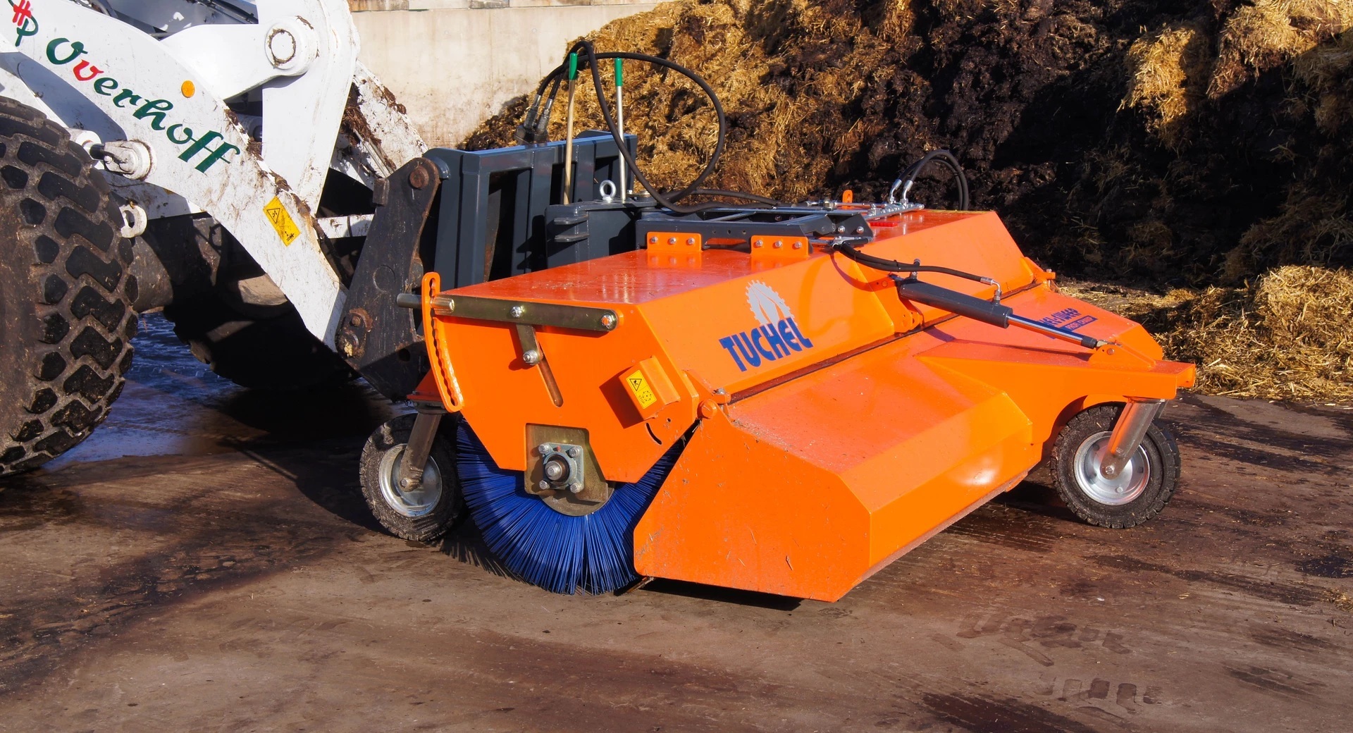 Profi_Champ_Heavy_Duty_Loader_Yard_Hydraulic_Sweeper (1)