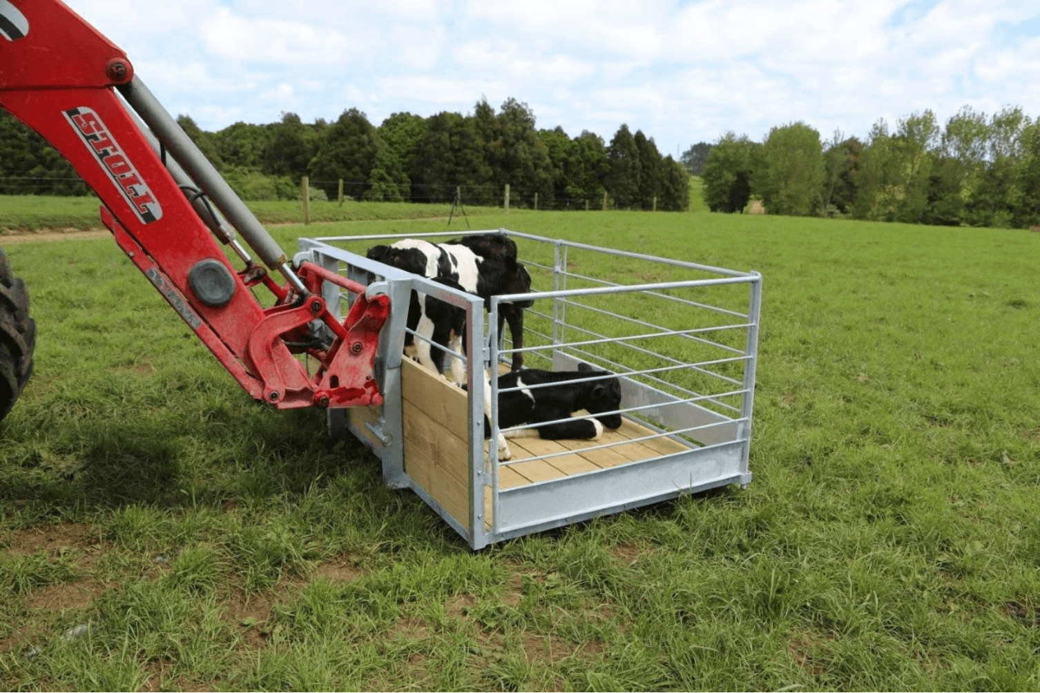 Transport trays for farm work